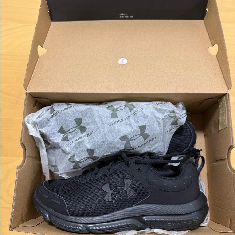 Under Armour Black Athletic Shoes